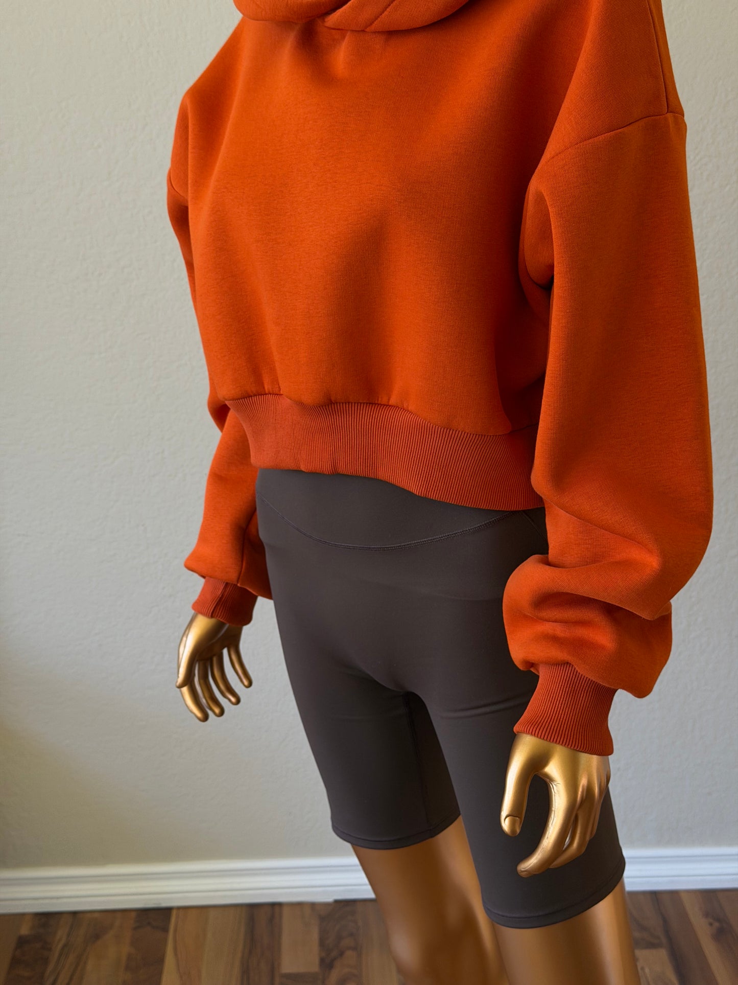 🧡 Cropped Hoodie - Soft Fleece
Interior
