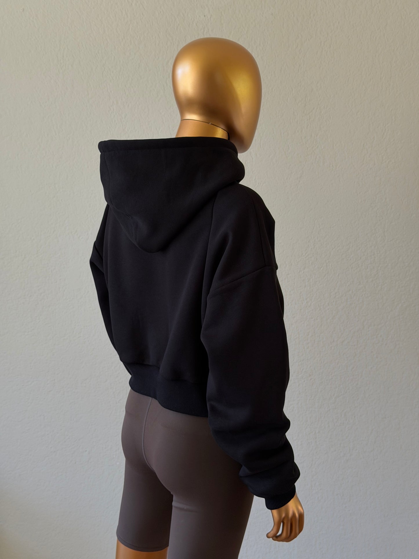 🖤 Cropped Hoodie - Soft Fleece
Interior