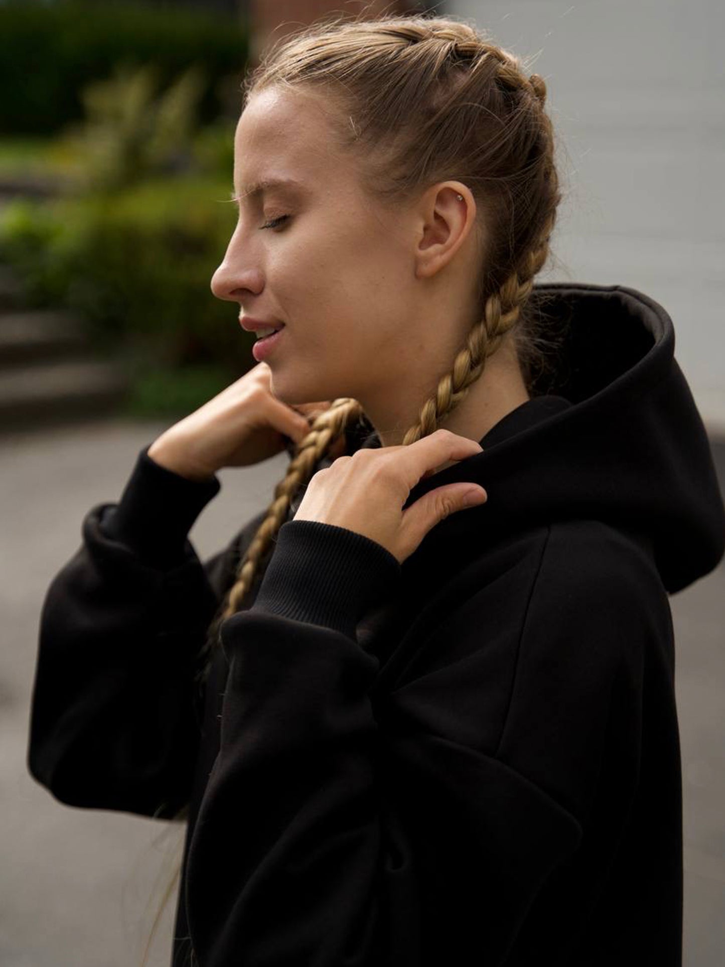 🖤 Oversized Hoodie (Fleece-Lined) · Black