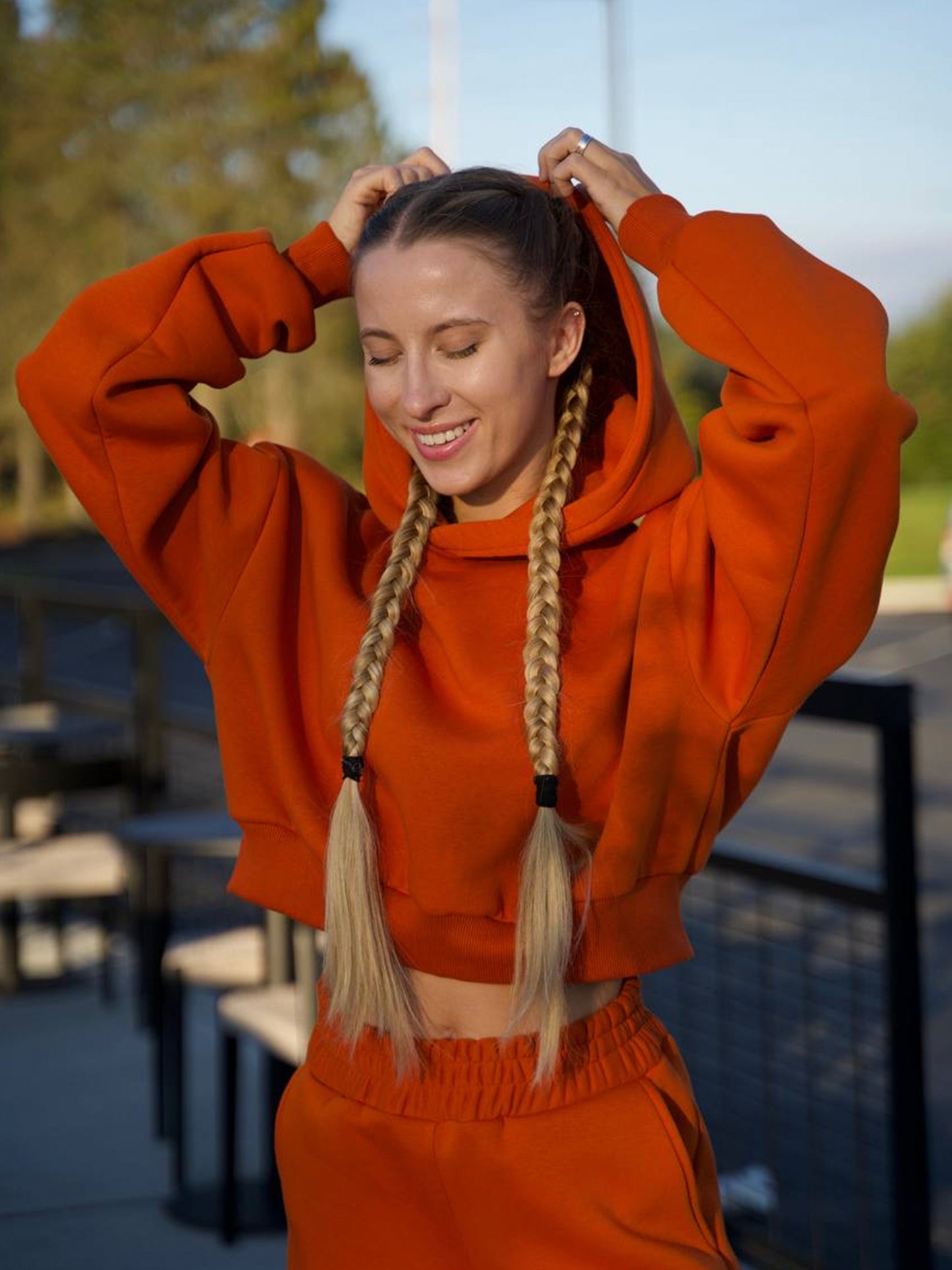 🧡 Cropped Hoodie - Soft Fleece
Interior