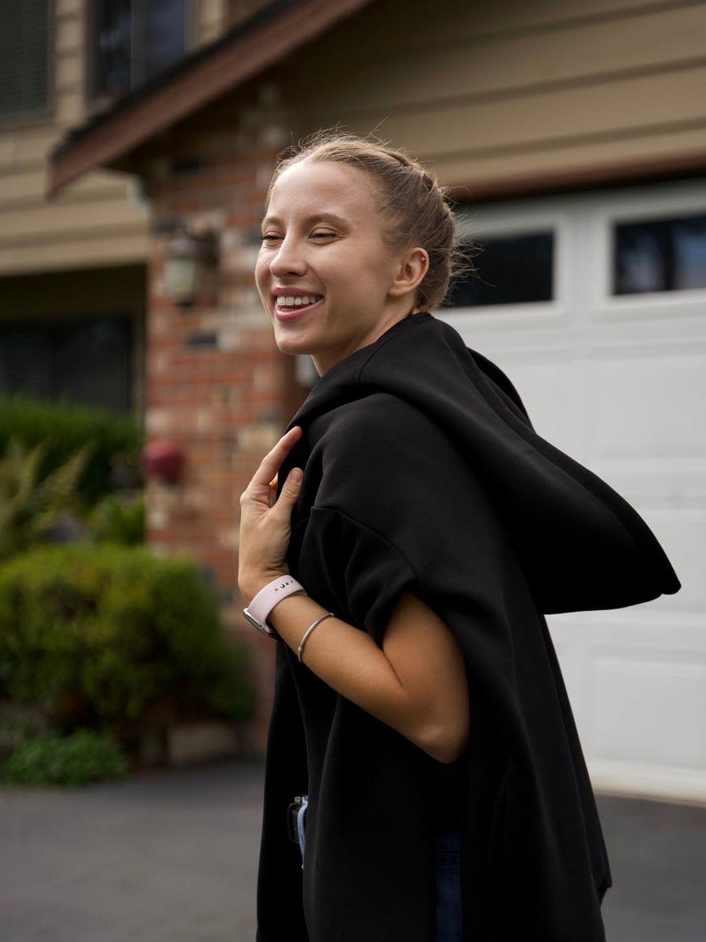 🖤 Oversized Hoodie (Fleece-Lined) · Black