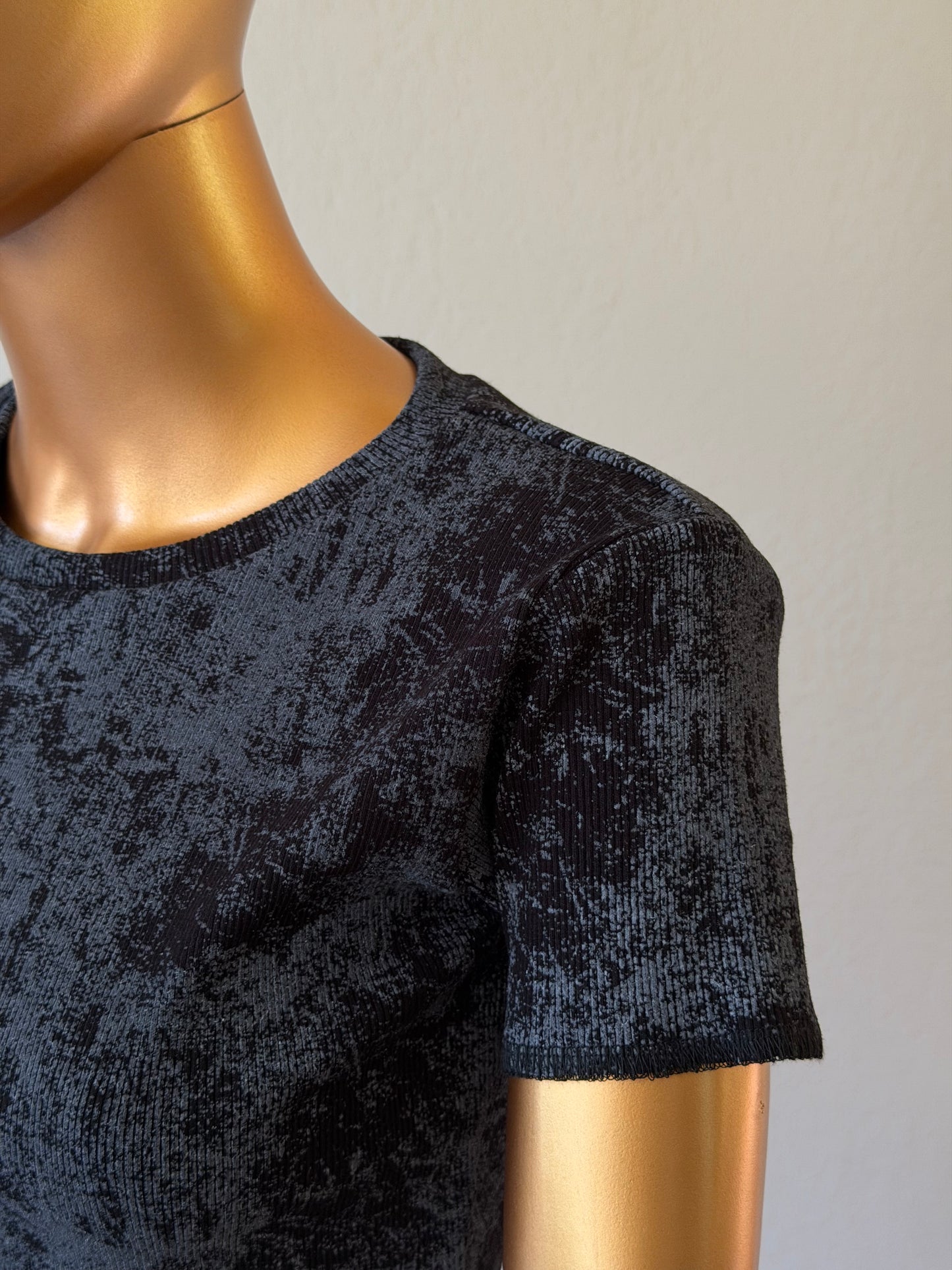 🌼 Women's T-Shirt in Premium Stretch
Rib Knit