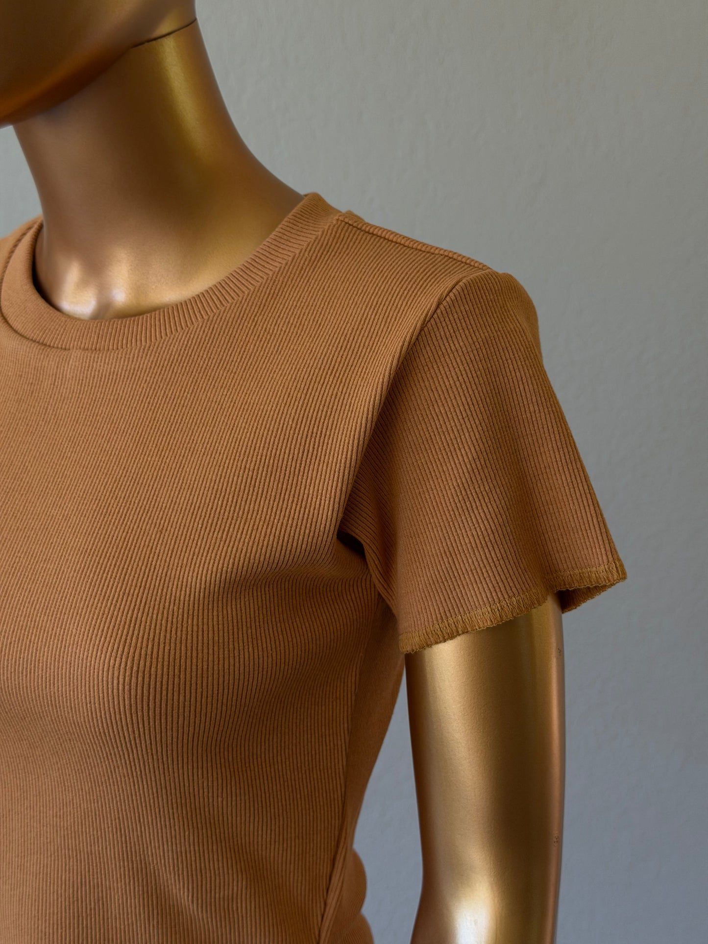 🌼 Women's T-Shirt in Premium Stretch
Rib Knit