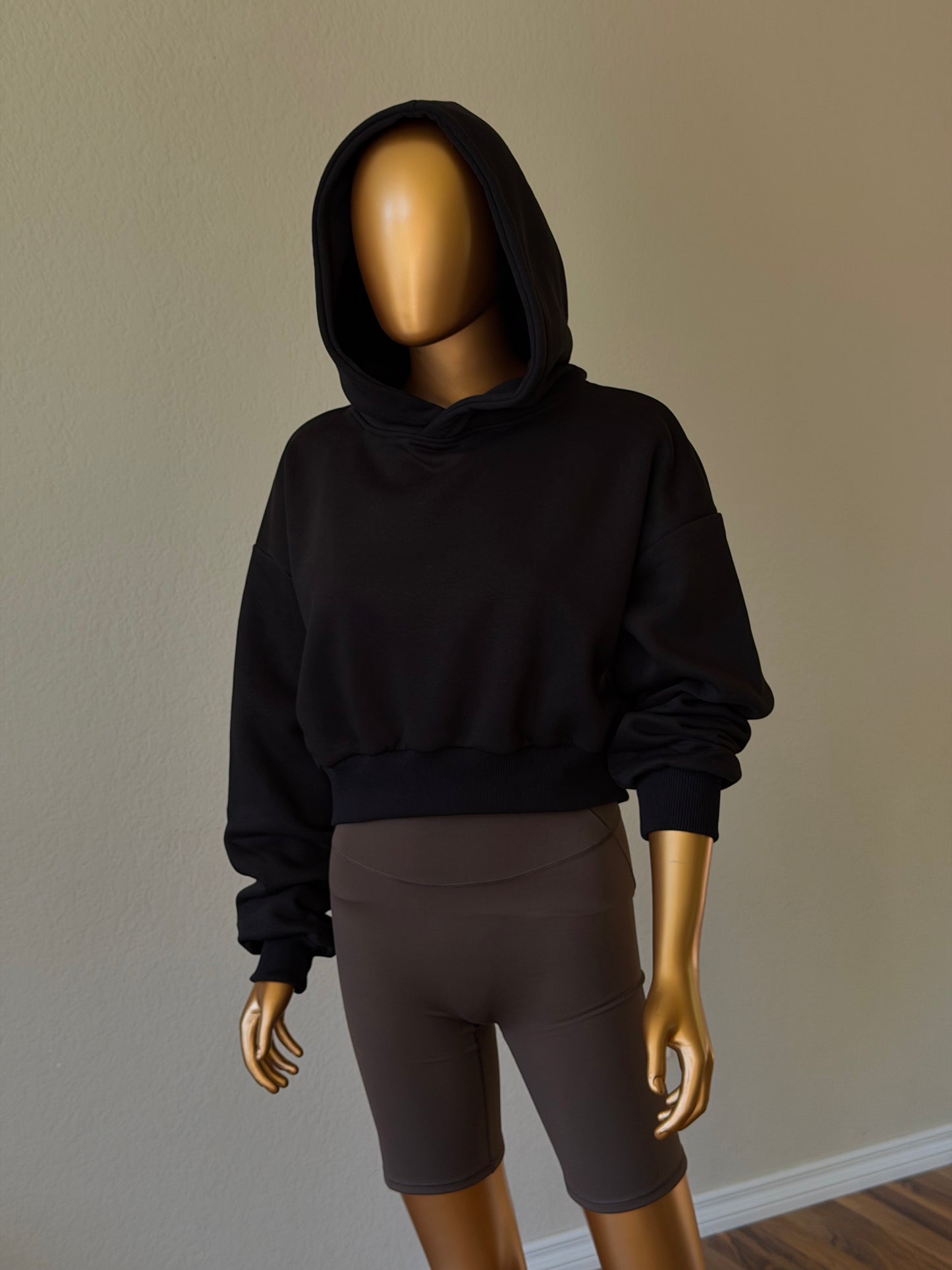 🖤 Cropped Hoodie - Soft Fleece
Interior
